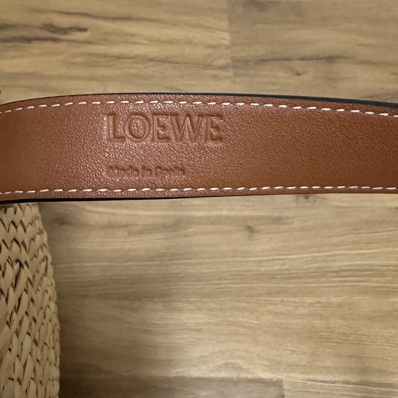 Loewe x Paula’s Ibiza Basket Bag in Palm Leaf with Leather Handles - Picture 6 of 14